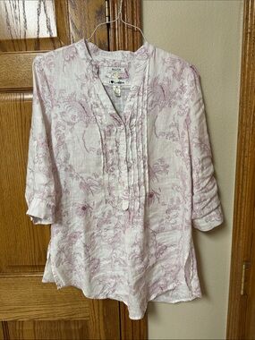 Malvin I Heart Linen Floral V-Neck Top in Dusty Rose on Ivory